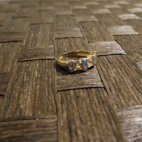 Ring - Picture 3 of 8